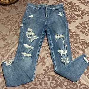 American Eagle curvy ripped jeans 4R